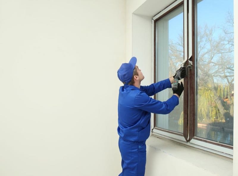 Glaserei Notdienst - Professionelle Glasreparatur & Notverglasung